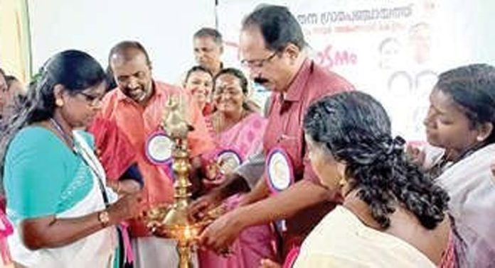 ചെറുതന മൂന്നാംവാർഡിൽ സ്മാർട്ട് അങ്കണവാടി തുറന്നു ചെറുതന മൂന്നാംവാർഡിൽ സ്മാർട്ട് അങ്കണവാടി തുറന്നു