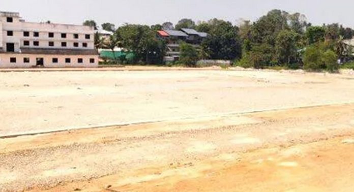 ചെങ്ങന്നൂർ ജില്ലാ സ്റ്റേഡിയത്തിന് 32 കോടി അനുവദിച്ചു ചെങ്ങന്നൂർ ജില്ലാ സ്റ്റേഡിയത്തിന് 32 കോടി അനുവദിച്ചു