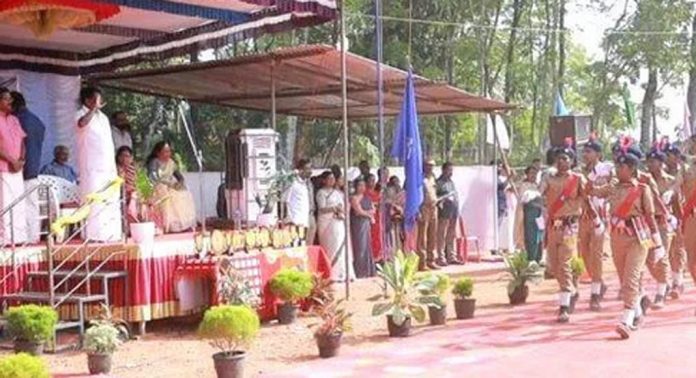 ചെറിയനാട് എസ്.എൻ ട്രസ്റ്റ് ഹയർ സെക്കൻഡറി സ്കൂളിലെ എസ്പി സി കേഡറ്റുകളുടെ പാസ്സിംഗ് ഔട്ട് പരേഡ് നടന്നു ചെറിയനാട് എസ്.എൻ ട്രസ്റ്റ് ഹയർ സെക്കൻഡറി സ്കൂളിലെ എസ്പി സി കേഡറ്റുകളുടെ പാസ്സിംഗ് ഔട്ട് പരേഡ് നടന്നു