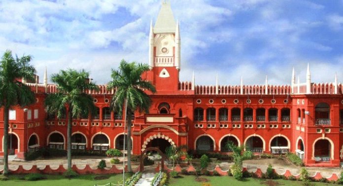 പ്രണയബന്ധത്തിൽ നിന്ന് പിന്മാറി ; പോലീസുദ്യോഗസ്ഥനായ യുവാവിനെതിരെ യുവതി നൽകിയ പീഡനപരാതി തള്ളി ഒഡീഷ ഹൈക്കോടതി പ്രണയബന്ധത്തിൽ നിന്ന് പിന്മാറി ; പോലീസുദ്യോഗസ്ഥനായ യുവാവിനെതിരെ യുവതി നൽകിയ പീഡനപരാതി തള്ളി ഒഡീഷ ഹൈക്കോടതി