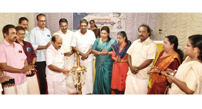 മാർ പീലക്സിനോസ് വൊക്കേഷണൽ ഹയർ സെക്കണ്ടറി സ്കൂളിൽ യാത്രയയപ്പ് സമ്മേളനം നടത്തി മാർ പീലക്സിനോസ് വൊക്കേഷണൽ ഹയർ സെക്കണ്ടറി സ്കൂളിൽ യാത്രയയപ്പ് സമ്മേളനം നടത്തി