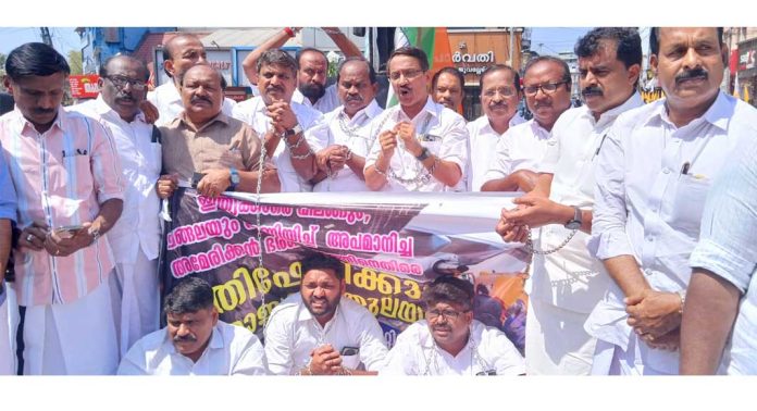 നരേന്ദ്രമോദി ഇന്ത്യയുടെ ആത്മാഭിമാനം പണയപെടുത്തി : അഡ്വ. പഴകുളം മധു നരേന്ദ്രമോദി ഇന്ത്യയുടെ ആത്മാഭിമാനം പണയപെടുത്തി : അഡ്വ. പഴകുളം മധു