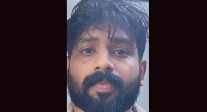പത്തനംതിട്ടയിൽ ഭിന്നശേഷിക്കാരിയായ യുവതിയെ വിവാഹവാഗ്ദാനം നൽകി പീഡിപ്പിച്ച് 25 ലക്ഷം രൂപ തട്ടിയെടുത്തു ; ബാങ്ക് താൽക്കാലിക ജീവനക്കാരൻ അറസ്റ്റിൽ പത്തനംതിട്ടയിൽ ഭിന്നശേഷിക്കാരിയായ യുവതിയെ വിവാഹവാഗ്ദാനം നൽകി പീഡിപ്പിച്ച് 25 ലക്ഷം രൂപ തട്ടിയെടുത്തു ; ബാങ്ക് താൽക്കാലിക ജീവനക്കാരൻ അറസ്റ്റിൽ