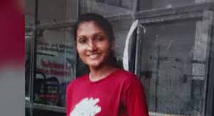 പത്തനംതിട്ടയിലെ അഗ്നിവീർ കോഴ്സ് വിദ്യാർത്ഥി ഗായത്രിയുടെ മരണം ; അമ്മ രാജിക്കൊപ്പം താമസിക്കുന്ന ലോറി ഡ്രൈവറായ ആദർശിനെതിരെ ആരോപണവുമായി രണ്ടാനച്ഛൻ പത്തനംതിട്ടയിലെ അഗ്നിവീർ കോഴ്സ് വിദ്യാർത്ഥി ഗായത്രിയുടെ മരണം ; അമ്മ രാജിക്കൊപ്പം താമസിക്കുന്ന ലോറി ഡ്രൈവറായ ആദർശിനെതിരെ ആരോപണവുമായി രണ്ടാനച്ഛൻ