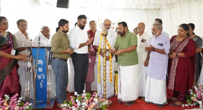 റവന്യൂ ഇ- സാക്ഷരത പ്രവര്ത്തനങ്ങള് നടപ്പാക്കും : മന്ത്രി കെ. രാജന് റവന്യൂ ഇ- സാക്ഷരത പ്രവര്ത്തനങ്ങള് നടപ്പാക്കും : മന്ത്രി കെ. രാജന്