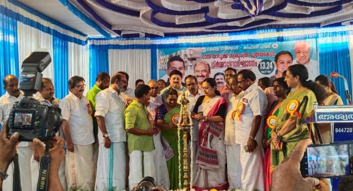 എല്ലാ ആശാവര്ക്കര്മാര്ക്കും അഞ്ചു ലക്ഷം രൂപയുടെ ഇന്ഷുറന്സ് പരിരക്ഷ മുന്പെ ഏര്പ്പെടുത്തിയിരുന്നതായി മന്ത്രി വീണാ ജോര്ജ് എല്ലാ ആശാവര്ക്കര്മാര്ക്കും അഞ്ചു ലക്ഷം രൂപയുടെ ഇന്ഷുറന്സ് പരിരക്ഷ മുന്പെ ഏര്പ്പെടുത്തിയിരുന്നതായി മന്ത്രി വീണാ ജോര്ജ്