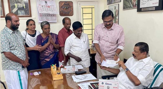 താൽക്കാലിക ജീവനക്കാരെ സ്ഥിരപ്പെടുത്തണം ; കേരള മുൻസിപ്പൽ കണ്ടിജന്റ് വർക്കേഴ്സ് യൂണിയൻ എം.വി ഗോവിന്ദന് നിവേദനം നല്കി താൽക്കാലിക ജീവനക്കാരെ സ്ഥിരപ്പെടുത്തണം ; കേരള മുൻസിപ്പൽ കണ്ടിജന്റ് വർക്കേഴ്സ് യൂണിയൻ എം.വി ഗോവിന്ദന് നിവേദനം നല്കി
