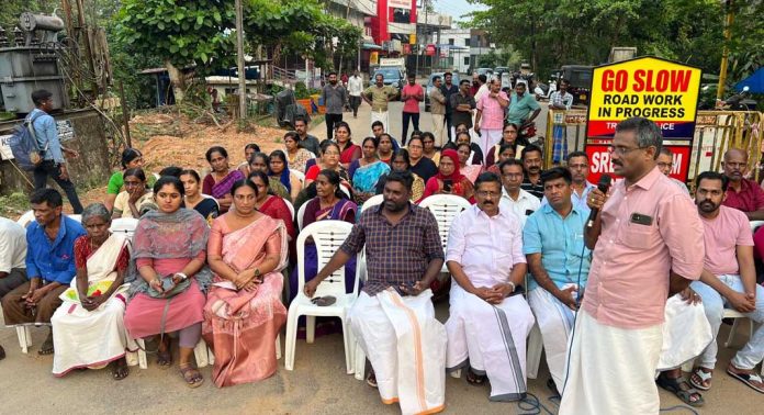 ദേശീയ ഹൈവേ അതോറിറ്റിക്കെതിരെ നഗരസഭാ കൗൺസിലർമാരുടെ നേതൃത്വത്തിൽ പ്രതിഷേധം നടത്തി ദേശീയ ഹൈവേ അതോറിറ്റിക്കെതിരെ നഗരസഭാ കൗൺസിലർമാരുടെ നേതൃത്വത്തിൽ പ്രതിഷേധം നടത്തി