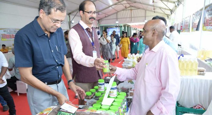 സിഎംഎഫ്ആർഐയിൽ ത്രിദിന മത്സ്യമേളയിൽ കല്ലുമ്മക്കായ ബിരിയാണി മുതൽ ആലങ്ങാടൻ ശർക്കര വരെ സിഎംഎഫ്ആർഐയിൽ ത്രിദിന മത്സ്യമേളയിൽ കല്ലുമ്മക്കായ ബിരിയാണി മുതൽ ആലങ്ങാടൻ ശർക്കര വരെ