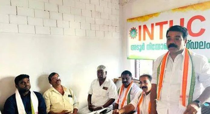 ഓട്ടോറിക്ഷകളിൽ മീറ്റർ ഇല്ലെങ്കിൽ യാത്ര സൗജന്യം എന്ന സ്റ്റിക്കർ ഒട്ടിക്കണമെന്ന ഉത്തരവ് നടപ്പാക്കില്ല ; ഐ.എന്.ടി.യു.സി അടൂർ മണ്ഡലം കമ്മിറ്റി ഓട്ടോറിക്ഷകളിൽ മീറ്റർ ഇല്ലെങ്കിൽ യാത്ര സൗജന്യം എന്ന സ്റ്റിക്കർ ഒട്ടിക്കണമെന്ന ഉത്തരവ് നടപ്പാക്കില്ല ; ഐ.എന്.ടി.യു.സി അടൂർ മണ്ഡലം കമ്മിറ്റി