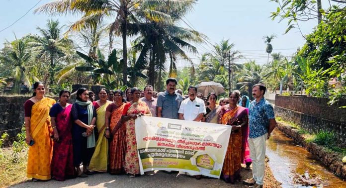 ‘ഇനി ഞാന് ഒഴുകട്ടെ’ മൂന്നാം ഘട്ട പ്രവര്ത്തനങ്ങള്ക്ക് ഏറത്ത് ഗ്രാമപഞ്ചായത്തില് തുടക്കം ‘ഇനി ഞാന് ഒഴുകട്ടെ’ മൂന്നാം ഘട്ട പ്രവര്ത്തനങ്ങള്ക്ക് ഏറത്ത് ഗ്രാമപഞ്ചായത്തില് തുടക്കം