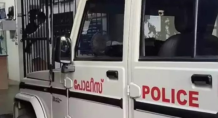 ഓഫർ തട്ടിപ്പിന് പിന്നാലെ ആത്മീയ തട്ടിപ്പ് ; കണ്ണൂരിൽ മാത്രമായി 13 കോടിയുടെ തട്ടിപ്പ് ഓഫർ തട്ടിപ്പിന് പിന്നാലെ ആത്മീയ തട്ടിപ്പ് ; കണ്ണൂരിൽ മാത്രമായി 13 കോടിയുടെ തട്ടിപ്പ്