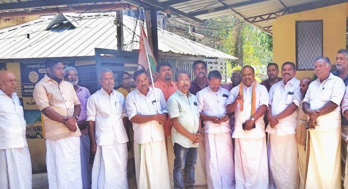 കോൺഗ്രസ് കൊടുമൺ മണ്ഡലം കമ്മറ്റിയുടെ നേതൃത്വത്തില് പ്രതിഷേധ സംഗമം നടത്തി കോൺഗ്രസ് കൊടുമൺ മണ്ഡലം കമ്മറ്റിയുടെ നേതൃത്വത്തില് പ്രതിഷേധ സംഗമം നടത്തി