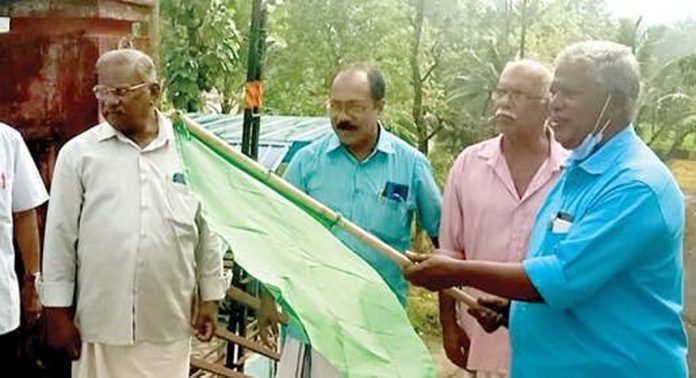 കേരള പ്രാദേശിക ചരിത്രപഠനസമിതിയുടെ പത്തനംതിട്ട ജില്ലാ ഘടകത്തിന്റെ നേതൃത്വത്തിൽ കൊടുമണ്ണിൽ പൈതൃക പഠനയാത്ര നടത്തി കേരള പ്രാദേശിക ചരിത്രപഠനസമിതിയുടെ പത്തനംതിട്ട ജില്ലാ ഘടകത്തിന്റെ നേതൃത്വത്തിൽ കൊടുമണ്ണിൽ പൈതൃക പഠനയാത്ര നടത്തി
