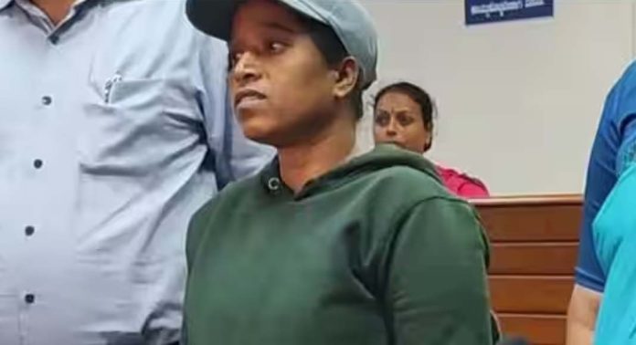 കർണാടകയിലെ അവസാനത്തെ മാവോയിസ്റ്റായി കണക്കാക്കപ്പെടുന്ന ലക്ഷ്മി ഉഡുപ്പിയിൽ കീഴടങ്ങി കർണാടകയിലെ അവസാനത്തെ മാവോയിസ്റ്റായി കണക്കാക്കപ്പെടുന്ന ലക്ഷ്മി ഉഡുപ്പിയിൽ കീഴടങ്ങി