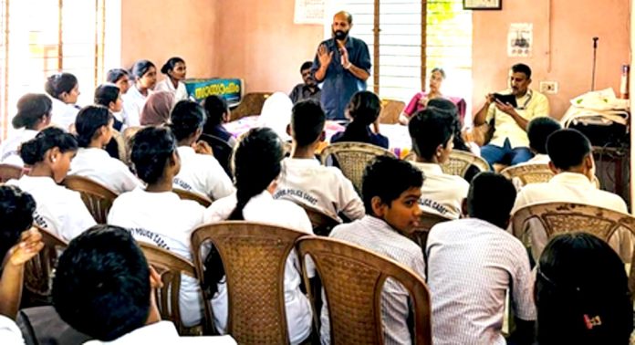 കോന്നി പബ്ലിക്ക് ലൈബ്രറി സാംസ്ക്കാരിക വേദിയുടെ നേതൃത്വത്തിൽ എം.ടി. വാസുദേവൻ നായരെ അനുസ്മരിച്ചു കോന്നി പബ്ലിക്ക് ലൈബ്രറി സാംസ്ക്കാരിക വേദിയുടെ നേതൃത്വത്തിൽ എം.ടി. വാസുദേവൻ നായരെ അനുസ്മരിച്ചു