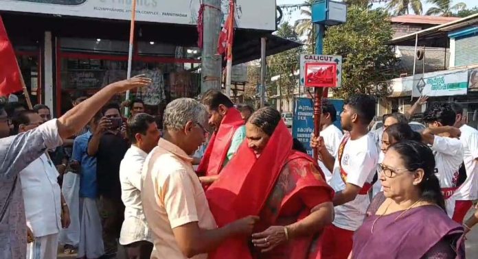 സി.പി.ഐ എം തൃശ്ശൂർ ജില്ലാ സമ്മേളനം പതാക ജാഥയ്ക്ക് പന്നിത്തടത്ത് സ്വീകരണം നൽകി സി.പി.ഐ എം തൃശ്ശൂർ ജില്ലാ സമ്മേളനം പതാക ജാഥയ്ക്ക് പന്നിത്തടത്ത് സ്വീകരണം നൽകി