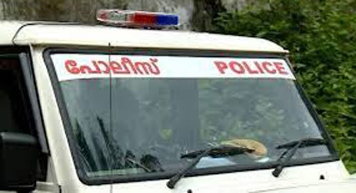 മോഷ്ടിച്ച ബൈക്കുകളില് കറങ്ങിനടന്ന് മോഷണം ; യുവാക്കള് പോലീസ് പിടിയില് മോഷ്ടിച്ച ബൈക്കുകളില് കറങ്ങിനടന്ന് മോഷണം ; യുവാക്കള് പോലീസ് പിടിയില്