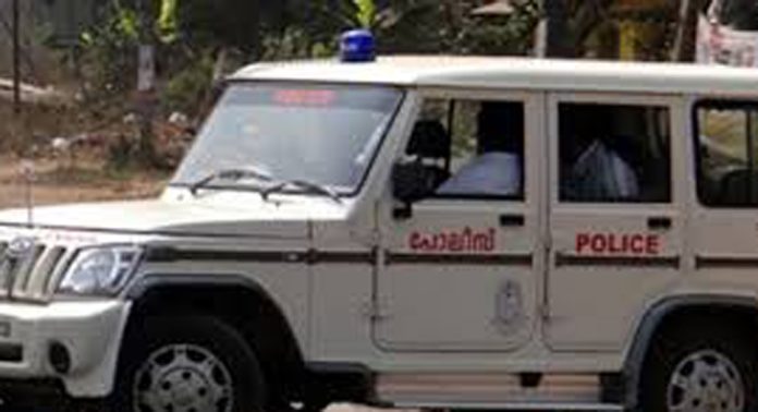 ഒമ്പതു വയസു പ്രായമുള്ള പെണ്കുട്ടിയെ പീഡിപ്പിക്കാന് ശ്രമിച്ച കേസില് പ്രതി പിടിയില് ഒമ്പതു വയസു പ്രായമുള്ള പെണ്കുട്ടിയെ പീഡിപ്പിക്കാന് ശ്രമിച്ച കേസില് പ്രതി പിടിയില്