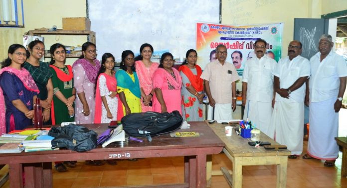 പ്രീ – പ്രൈമറി വിദ്യാലയങ്ങളിലെ കുട്ടികളുടെയും ജീവനക്കാരുടെയും അന്നം മുടക്കിയായി സംസ്ഥാന ബഡ്ജറ്റ് മാറി ; കേരള എഡ്യൂക്കേഷണൽ ഇൻസിസ്ട്യൂഷൻസ് എംപ്ലോയീസ് കോൺഗ്രസ് പ്രീ – പ്രൈമറി വിദ്യാലയങ്ങളിലെ കുട്ടികളുടെയും ജീവനക്കാരുടെയും അന്നം മുടക്കിയായി സംസ്ഥാന ബഡ്ജറ്റ് മാറി ; കേരള എഡ്യൂക്കേഷണൽ ഇൻസിസ്ട്യൂഷൻസ് എംപ്ലോയീസ് കോൺഗ്രസ്