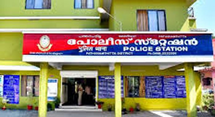 യുവതിയോട് മോശമായി പെരുമാറി ; അഭിഭാഷക പരിഷത്ത് നേതാവിനെതിരെ കേസെടുത്ത് പത്തനംതിട്ട പോലീസ് യുവതിയോട് മോശമായി പെരുമാറി ; അഭിഭാഷക പരിഷത്ത് നേതാവിനെതിരെ കേസെടുത്ത് പത്തനംതിട്ട പോലീസ്
