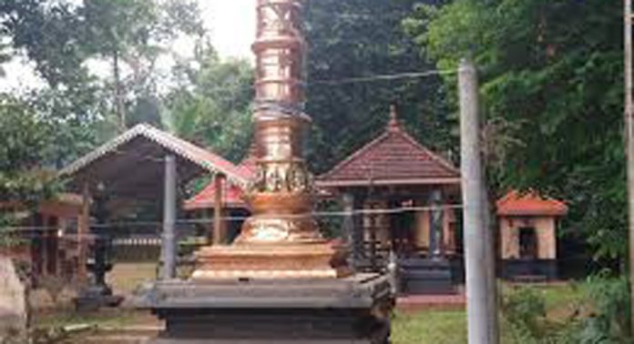 പുല്ലാട് പൂവത്തൂർ ഉള്ളൂർക്കാവ് ഭദ്രകാളീക്ഷേത്രത്തിലെ കുഭഭരണി ഉത്സവം ഇന്ന് മുതൽ മാർച്ച് നാല് വരെ പുല്ലാട് പൂവത്തൂർ ഉള്ളൂർക്കാവ് ഭദ്രകാളീക്ഷേത്രത്തിലെ കുഭഭരണി ഉത്സവം ഇന്ന് മുതൽ മാർച്ച് നാല് വരെ