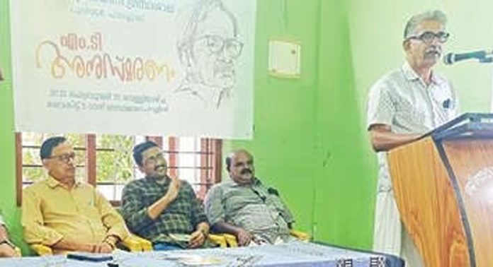 പുലിയൂർ ജ്ഞാനപ്രദായനി ഗ്രന്ഥശാല എം.ടി. വാസുദേവൻ നായരെ അനുസ്മരിച്ചു പുലിയൂർ ജ്ഞാനപ്രദായനി ഗ്രന്ഥശാല എം.ടി. വാസുദേവൻ നായരെ അനുസ്മരിച്ചു