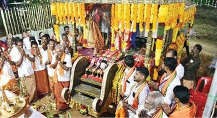വടശ്ശേരിക്കര കുമ്പളാംപൊയ്ക കിഴക്കൻ പളനി തമ്പുരാൻകുന്ന് ക്ഷേത്രത്തിലെ തൈപ്പൂയ്യ മഹോത്സവത്തിന് ഇന്ന് കൊടിയേറി വടശ്ശേരിക്കര കുമ്പളാംപൊയ്ക കിഴക്കൻ പളനി തമ്പുരാൻകുന്ന് ക്ഷേത്രത്തിലെ തൈപ്പൂയ്യ മഹോത്സവത്തിന് ഇന്ന് കൊടിയേറി