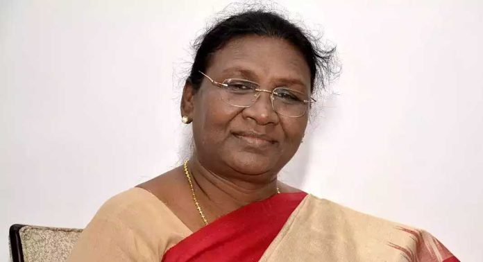 മുഖ്യമന്ത്രി രാജിവെച്ചതിനെ തുടർന്ന് പ്രതിസന്ധിയിലായ മണിപ്പൂരിൽ രാഷ്ട്രപതി ഭരണം പ്രഖ്യാപിച്ചു മുഖ്യമന്ത്രി രാജിവെച്ചതിനെ തുടർന്ന് പ്രതിസന്ധിയിലായ മണിപ്പൂരിൽ രാഷ്ട്രപതി ഭരണം പ്രഖ്യാപിച്ചു