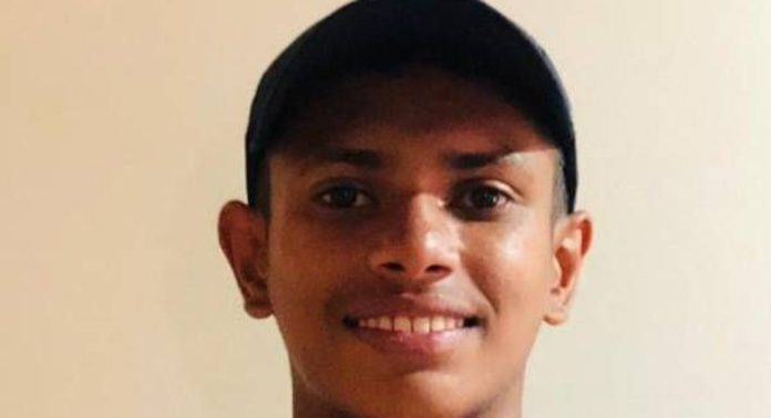 രഞ്ജി ട്രോഫി ഫൈനല് : രണ്ടാം പന്തില് തന്നെ വിക്കറ്റെടുത്ത് കേരളം, റാന്നി സ്വദേശി ഏദനും ടീമിൽ രഞ്ജി ട്രോഫി ഫൈനല് : രണ്ടാം പന്തില് തന്നെ വിക്കറ്റെടുത്ത് കേരളം, റാന്നി സ്വദേശി ഏദനും ടീമിൽ