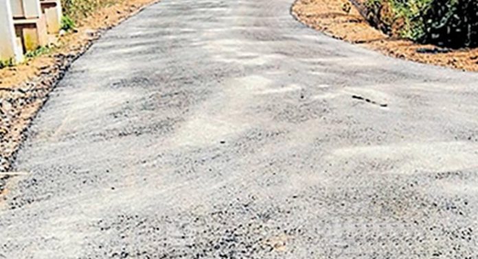 കീഴ്വായ്പൂര് നാരകത്താനി–പുറമല–വാളക്കുഴി ടാറിങ് പൂർത്തിയായി കീഴ്വായ്പൂര് നാരകത്താനി–പുറമല–വാളക്കുഴി ടാറിങ് പൂർത്തിയായി