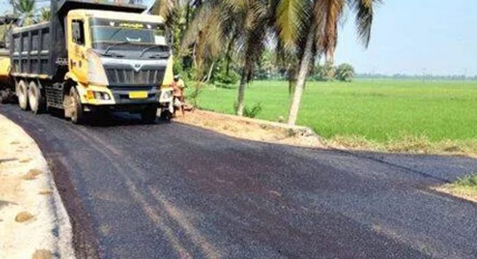 അഴിയിടത്തുചിറ – മേപ്രാൽ റോഡിന്റെ നിർമ്മാണം അന്തിമഘട്ടത്തിലായി അഴിയിടത്തുചിറ – മേപ്രാൽ റോഡിന്റെ നിർമ്മാണം അന്തിമഘട്ടത്തിലായി