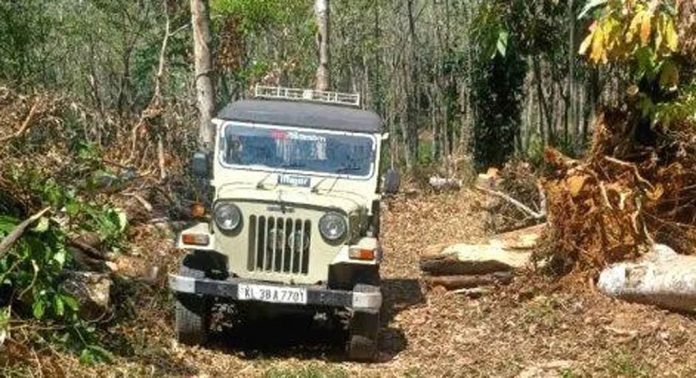 ശിവരാത്രി ദിനത്തിൽ ആലുവാംകൂടി ക്ഷേത്ര ദർശനത്തിനെത്തുന്നവര്ക്ക് യാത്രാസൗകര്യം ഒരുക്കി ; ക്ഷേത്ര ഭാരവാഹികൾ ശിവരാത്രി ദിനത്തിൽ ആലുവാംകൂടി ക്ഷേത്ര ദർശനത്തിനെത്തുന്നവര്ക്ക് യാത്രാസൗകര്യം ഒരുക്കി ; ക്ഷേത്ര ഭാരവാഹികൾ