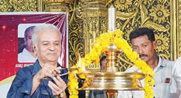 തൃച്ചേന്ദമംഗലം മഹാദേവർ ക്ഷേത്രത്തിൽ ഷഷ്ഠമ ശിവരാത്രി പുരസ്കാരവിതരണവും പ്രതിഭാസംഗമവും നടന്നു തൃച്ചേന്ദമംഗലം മഹാദേവർ ക്ഷേത്രത്തിൽ ഷഷ്ഠമ ശിവരാത്രി പുരസ്കാരവിതരണവും പ്രതിഭാസംഗമവും നടന്നു