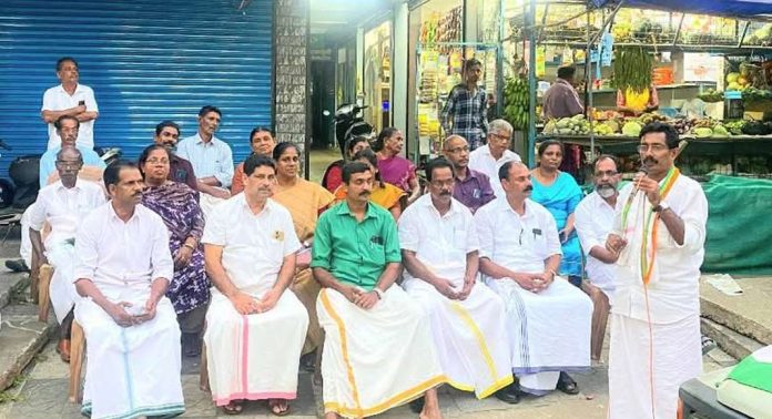 യുഡിഎഫ് തണ്ണിത്തോട് മണ്ഡലം കമ്മിറ്റി നടത്തിയ വാഹന പ്രചരണ ജാഥ സമാപിച്ചു യുഡിഎഫ് തണ്ണിത്തോട് മണ്ഡലം കമ്മിറ്റി നടത്തിയ വാഹന പ്രചരണ ജാഥ സമാപിച്ചു