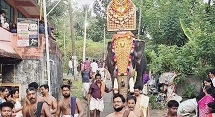 പരുവ മഹാദേവക്ഷേത്രത്തിലെ ഉത്സവം ആറാട്ടോടെ സമാപിച്ചു പരുവ മഹാദേവക്ഷേത്രത്തിലെ ഉത്സവം ആറാട്ടോടെ സമാപിച്ചു