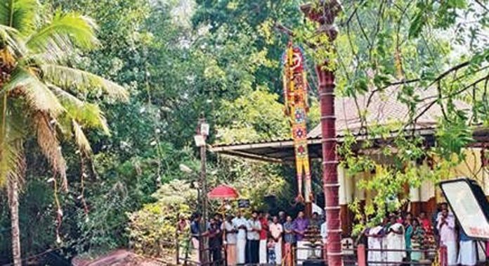 തൃപ്പാറ മഹാദേവക്ഷേത്രത്തിലെ ശിവരാത്രി ഉത്സവത്തിന് കൊടിയേറി തൃപ്പാറ മഹാദേവക്ഷേത്രത്തിലെ ശിവരാത്രി ഉത്സവത്തിന് കൊടിയേറി