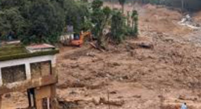 സര്ക്കാരിനെതിരെ മുണ്ടക്കൈ-ചൂരല്മല ഉരുള്പ്പൊട്ടല് ദുരന്തബാധിതരുടെ ജനകീയ സമിതി സമരത്തിലേക്ക് സര്ക്കാരിനെതിരെ മുണ്ടക്കൈ-ചൂരല്മല ഉരുള്പ്പൊട്ടല് ദുരന്തബാധിതരുടെ ജനകീയ സമിതി സമരത്തിലേക്ക്