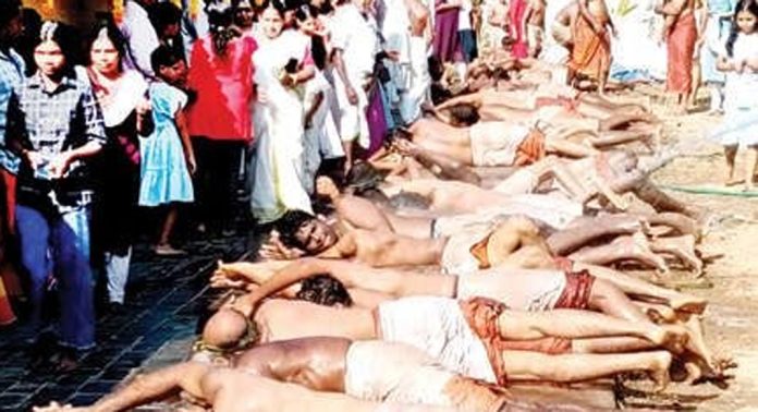 പള്ളിക്കൽ കണ്ഠാളസ്വാമി ക്ഷേത്രത്തിൽ ഉരുളിച്ച വഴിപാട് നടന്നു പള്ളിക്കൽ കണ്ഠാളസ്വാമി ക്ഷേത്രത്തിൽ ഉരുളിച്ച വഴിപാട് നടന്നു