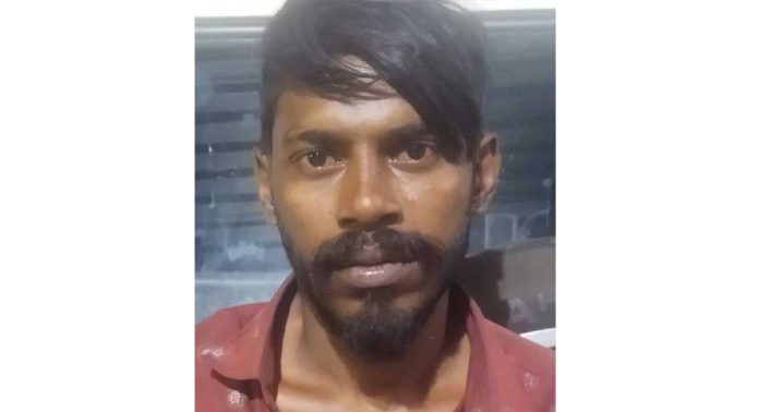 എരുമേലിയിൽ തീർത്ഥാടകന്റെ തോൾ സഞ്ചി കീറി പണം മോഷണം ; ഗൂഡല്ലൂർ സ്വദേശിയെ അറസ്റ്റ് ചെയ്തു എരുമേലിയിൽ തീർത്ഥാടകന്റെ തോൾ സഞ്ചി കീറി പണം മോഷണം ; ഗൂഡല്ലൂർ സ്വദേശിയെ അറസ്റ്റ് ചെയ്തു