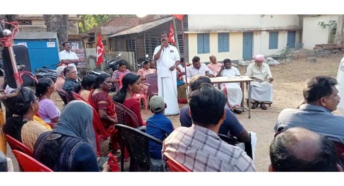 വാഹന ജാഥയ്ക്ക് പന്തളത്തു സ്വീകരണം നൽകി വാഹന ജാഥയ്ക്ക് പന്തളത്തു സ്വീകരണം നൽകി