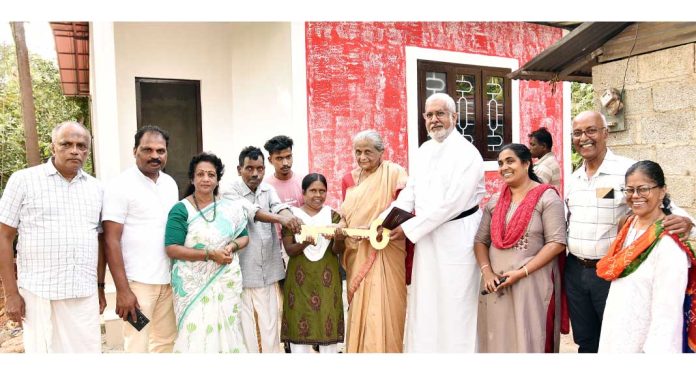 ഡോ. എം. എസ്. സുനിലിന്റെ 342 – മത് സ്നേഹഭവനം കാഴ്ച പരിമിതികൾ ഉള്ള സുജയുടെയും ബാബുവിന്റെയും കുടുംബത്തിന് ഡോ. എം. എസ്. സുനിലിന്റെ 342 – മത് സ്നേഹഭവനം കാഴ്ച പരിമിതികൾ ഉള്ള സുജയുടെയും ബാബുവിന്റെയും കുടുംബത്തിന്