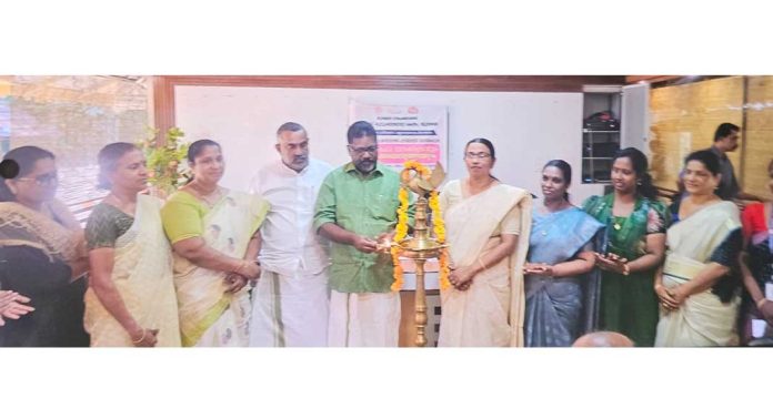 തുമ്പമണ് ഗ്രാമപഞ്ചായത്തിന്റെയും ബ്ലോക്ക് കുടുംബാരോഗ്യ കേന്ദ്രത്തിന്റെയും നേതൃത്വത്തില് പാലിയേറ്റീവ് സംഗമം നടന്നു തുമ്പമണ് ഗ്രാമപഞ്ചായത്തിന്റെയും ബ്ലോക്ക് കുടുംബാരോഗ്യ കേന്ദ്രത്തിന്റെയും നേതൃത്വത്തില് പാലിയേറ്റീവ് സംഗമം നടന്നു