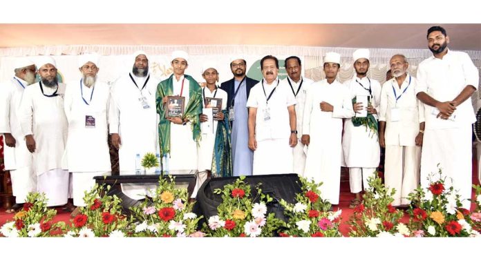 ആത്മീയ വിദ്യാഭ്യാസം നേടിയ കുഞ്ഞുങ്ങൾ നമ്മുടെ നാടിന് അഭിമാനമാണെന്ന് രമേശ് ചെന്നിത്തല ആത്മീയ വിദ്യാഭ്യാസം നേടിയ കുഞ്ഞുങ്ങൾ നമ്മുടെ നാടിന് അഭിമാനമാണെന്ന് രമേശ് ചെന്നിത്തല