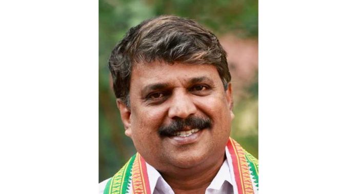 പ്രചാരണ സാമഗ്രികൾ അഴിച്ചു മാറ്റുന്നതിൽ നഗരസഭ ഭരണ സമിതി പക്ഷപാതം കാണിക്കുന്നതായി അഡ്വ. എ സുരേഷ് കുമാർ പ്രചാരണ സാമഗ്രികൾ അഴിച്ചു മാറ്റുന്നതിൽ നഗരസഭ ഭരണ സമിതി പക്ഷപാതം കാണിക്കുന്നതായി അഡ്വ. എ സുരേഷ് കുമാർ