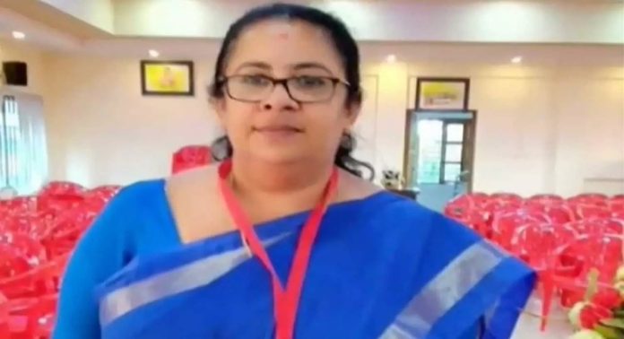 തിരുവല്ലയിൽ വനിതാ നേതാവിന്റെ ജാതി അധിക്ഷേപം ; ഏരിയ കമ്മിറ്റി അന്വേഷണ കമ്മീഷനെ നിയോഗിക്കും തിരുവല്ലയിൽ വനിതാ നേതാവിന്റെ ജാതി അധിക്ഷേപം ; ഏരിയ കമ്മിറ്റി അന്വേഷണ കമ്മീഷനെ നിയോഗിക്കും