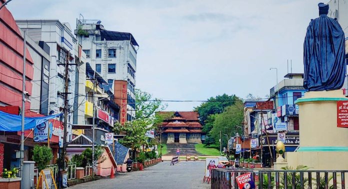 തൃശൂർ നഗരത്തിലെ പഴക്കം ചെന്ന 139 കെട്ടിടങ്ങൾ പൊളിക്കാൻ കോർപറേഷൻ കൗൺസിൽ തീരുമാനം തൃശൂർ നഗരത്തിലെ പഴക്കം ചെന്ന 139 കെട്ടിടങ്ങൾ പൊളിക്കാൻ കോർപറേഷൻ കൗൺസിൽ തീരുമാനം