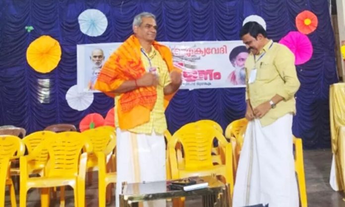 അന്തരിച്ച മുതിർന്ന സിപിഎം നേതാവ് കെ അനിരുദ്ധന്റെ മകൻ ഹിന്ദു ഐക്യവേദി ജില്ലാ പ്രസിഡന്റ് അന്തരിച്ച മുതിർന്ന സിപിഎം നേതാവ് കെ അനിരുദ്ധന്റെ മകൻ ഹിന്ദു ഐക്യവേദി ജില്ലാ പ്രസിഡന്റ്