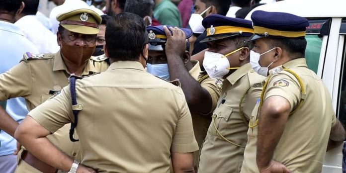 തൊടുപുഴയിൽ നിന്ന് കാണാതായ മധ്യവയസ്കനെ കൊലപ്പെടുത്തിയതായി സംശയം; മൂന്ന് പേർ കസ്റ്റഡിയിൽ തൊടുപുഴയിൽ നിന്ന് കാണാതായ മധ്യവയസ്കനെ കൊലപ്പെടുത്തിയതായി സംശയം; മൂന്ന് പേർ കസ്റ്റഡിയിൽ