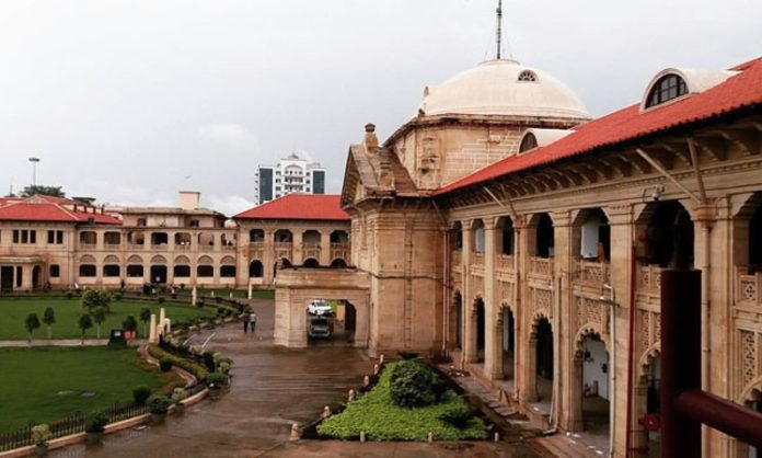 മാറിടത്തില് സ്പര്ശിക്കുന്നത് ബലാത്സംഗ ശ്രമമാകില്ല ; വിവാദ നിരീക്ഷണവുമായി അലഹബാദ് ഹൈക്കോടതി മാറിടത്തില് സ്പര്ശിക്കുന്നത് ബലാത്സംഗ ശ്രമമാകില്ല ; വിവാദ നിരീക്ഷണവുമായി അലഹബാദ് ഹൈക്കോടതി